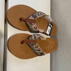 Hari Mari Men’s Brown Camo Strap Leather Flip Sandals